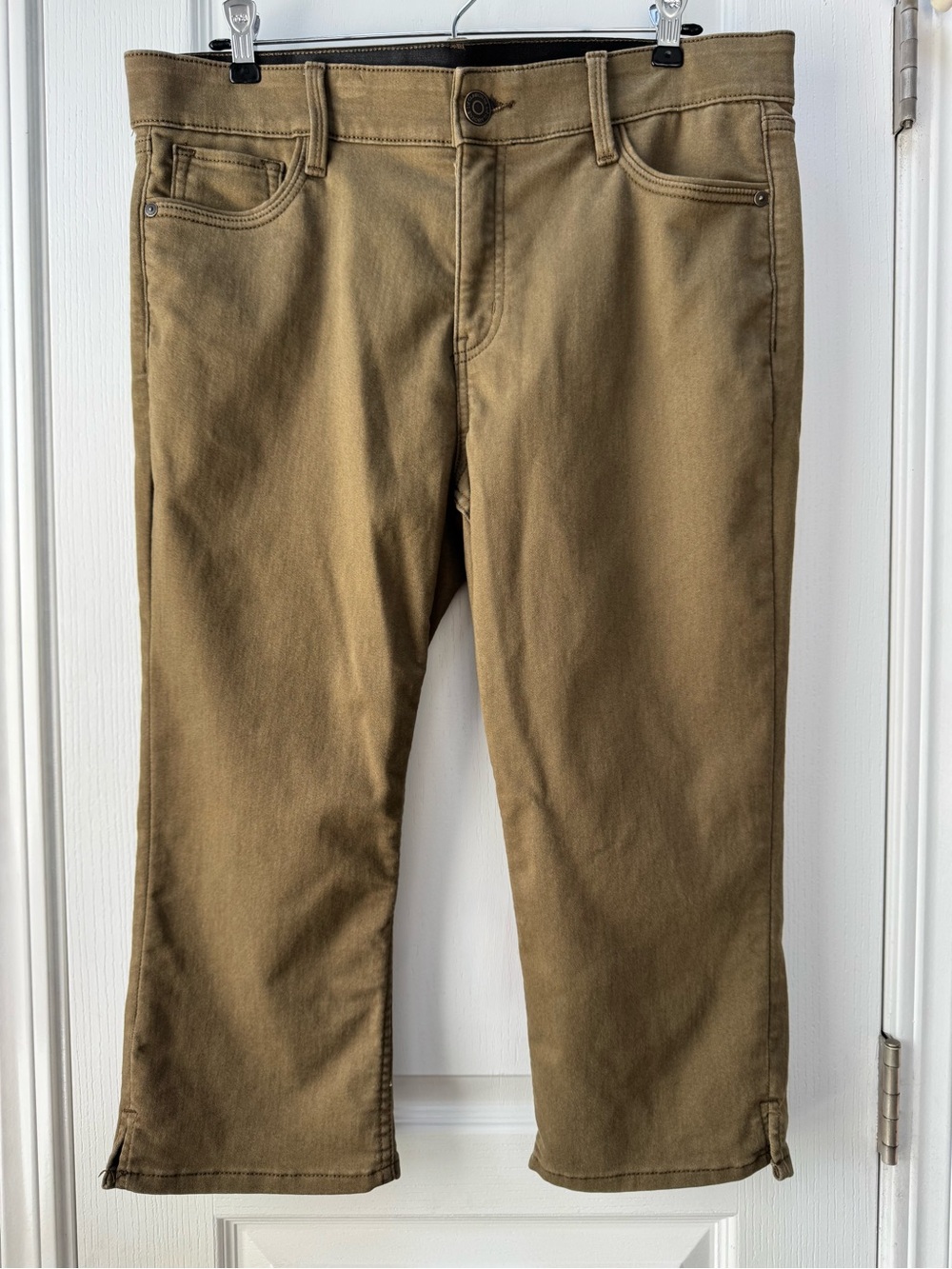 Liz Claiborne Olive Green Sara Crop Midrise Capris